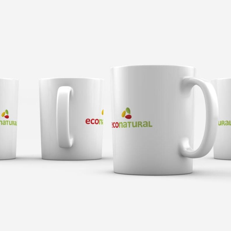 Mugs de Econatural, diseñados por Galanés Agencia de Comunicación.